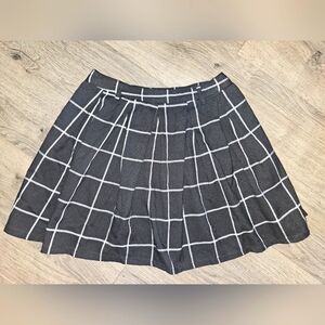 Hot Topic black plaid mini skirt